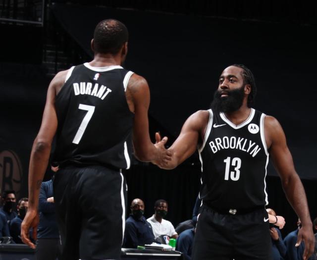 皇冠APP下载-联手哈登争冠在望?杜兰特悄悄掉入另一个漩涡